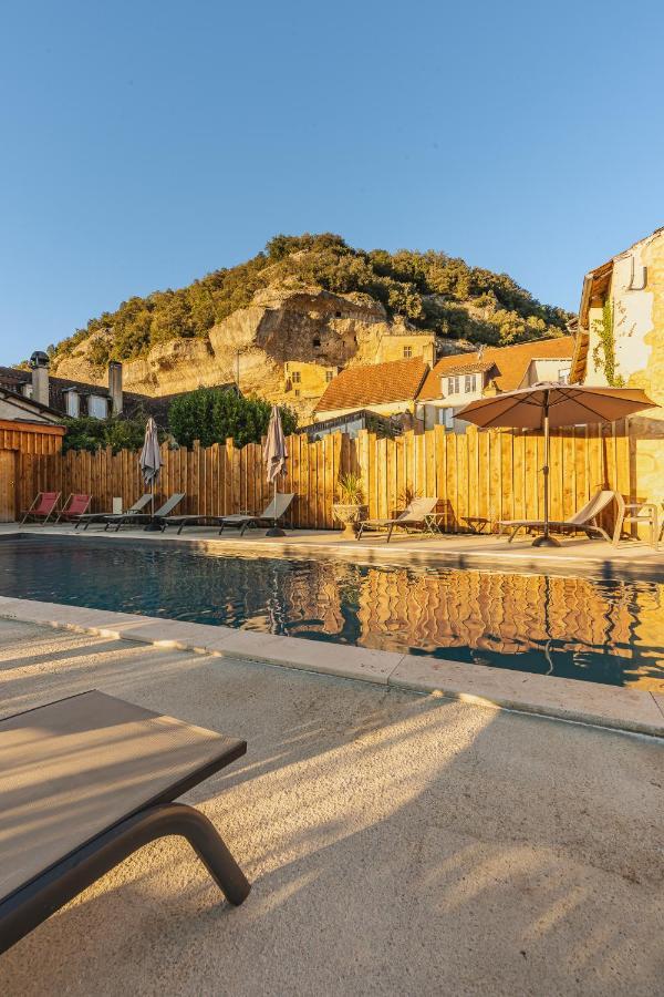 Hostellerie Du Passeur - Hotel & Restaurant - Climatisation Et Piscine Chauffee Les Eyzies Экстерьер фото